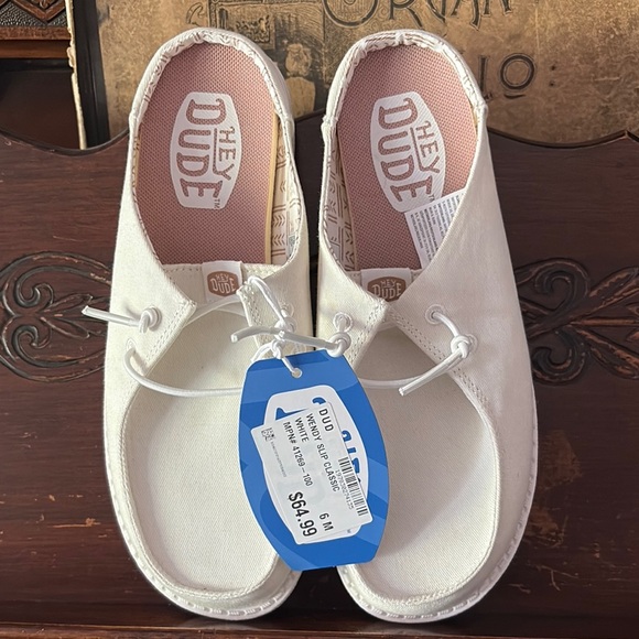 Hey Dude Women's White Wendy Slip Classic - Picture 1 of 9